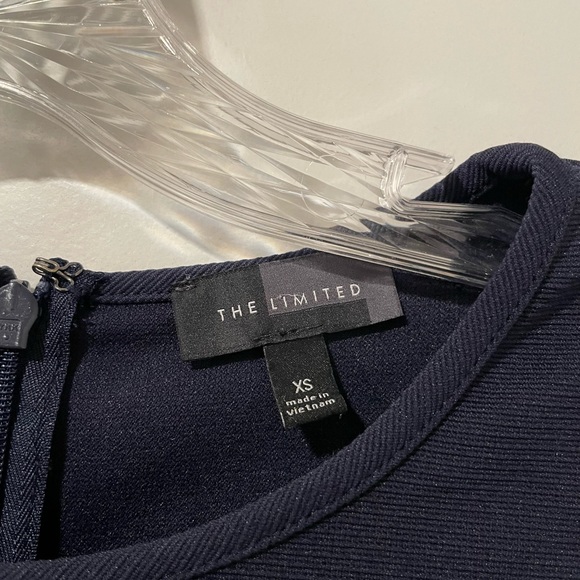 Women’s dress - Picture 3 of 3